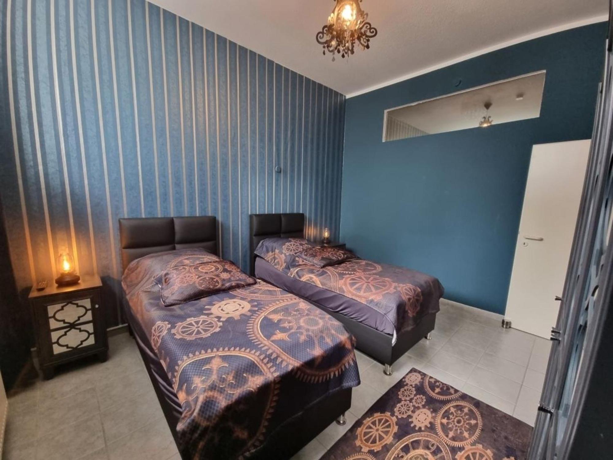 Retroversum Themen-Ferienwohnung Бад-Эйнхаузен Экстерьер фото