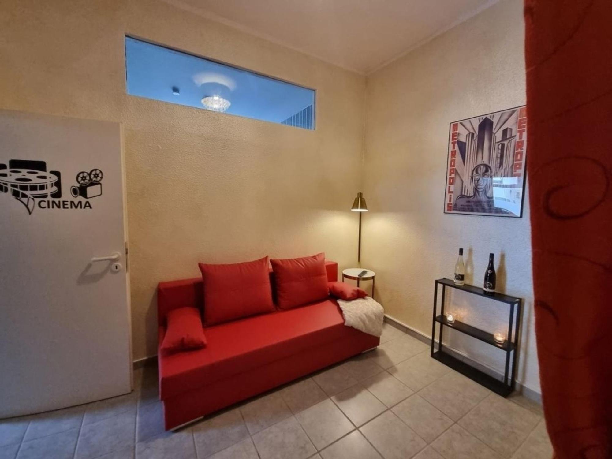Retroversum Themen-Ferienwohnung Бад-Эйнхаузен Экстерьер фото